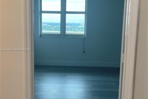 Снять в аренду кондоминиум в Майами, Флорида 1 спальня, 75.81м2, № 1992569 - фото 7