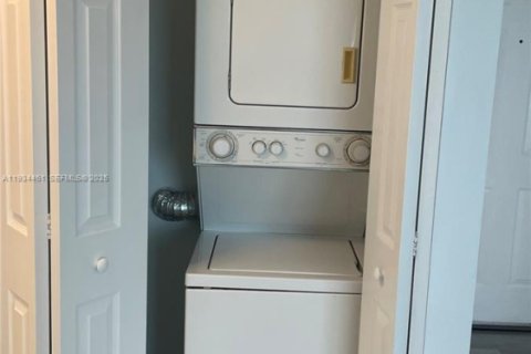 Снять в аренду кондоминиум в Майами, Флорида 1 спальня, 75.81м2, № 1992569 - фото 5