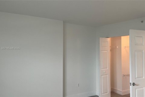 Снять в аренду кондоминиум в Майами, Флорида 1 спальня, 75.81м2, № 1992569 - фото 13