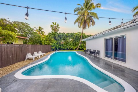 Villa ou maison à vendre à Miami, Floride: 4 chambres, 157.93 m2 № 1889041 - photo 18