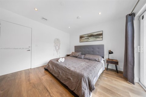 Villa ou maison à vendre à Miami, Floride: 4 chambres, 157.93 m2 № 1889041 - photo 25
