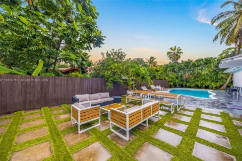 Villa ou maison à vendre à Miami, Floride: 4 chambres, 157.93 m2 № 1889041 - photo 17