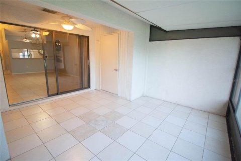 Copropriété à louer à Sarasota, Floride: 2 chambres, 94.76 m2 № 2433385 - photo 5