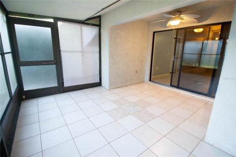 Copropriété à louer à Sarasota, Floride: 2 chambres, 94.76 m2 № 2433385 - photo 18