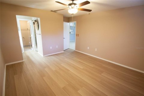 Copropriété à louer à Sarasota, Floride: 2 chambres, 94.76 m2 № 2433385 - photo 13