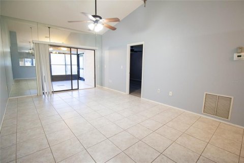 Copropriété à louer à Sarasota, Floride: 2 chambres, 94.76 m2 № 2433385 - photo 8