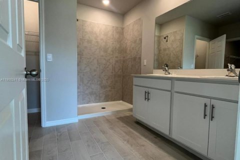 House in Cape Coral, Florida 4 bedrooms № 1953808 - photo 15