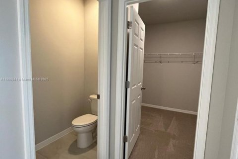 House in Cape Coral, Florida 4 bedrooms № 1953808 - photo 28