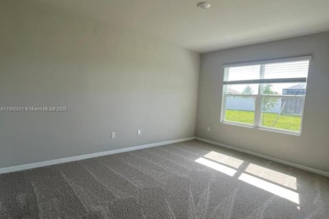 House in Cape Coral, Florida 4 bedrooms № 1953808 - photo 16