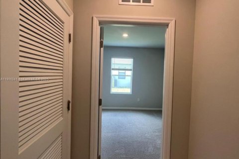 House in Cape Coral, Florida 4 bedrooms № 1953808 - photo 23