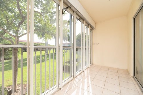 Condo in Pembroke Pines, Florida, 2 bedrooms  № 1849015 - photo 21
