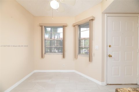 Condo in Pembroke Pines, Florida, 2 bedrooms  № 1849015 - photo 12