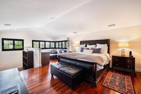 Townhouse in Miami, Florida 5 bedrooms, 374.86 sq.m. № 1940213 - photo 19