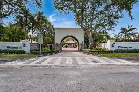 Townhouse in Miami, Florida 5 bedrooms, 374.86 sq.m. № 1940213 - photo 9