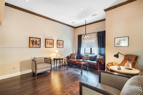 Townhouse in Miami, Florida 5 bedrooms, 374.86 sq.m. № 1940213 - photo 15