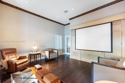 Townhouse in Miami, Florida 5 bedrooms, 374.86 sq.m. № 1940213 - photo 12