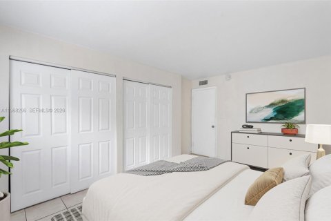 Apartment in Hollywood, Florida 1 bedroom, 63.17 sq.m. № 2031786 - photo 9
