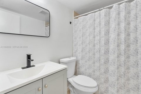 Apartment in Hollywood, Florida 1 bedroom, 63.17 sq.m. № 2031786 - photo 13