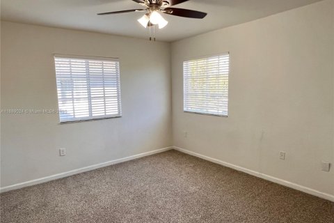 Casa en alquiler en Homestead, Florida, 3 dormitorios, 260.03 m2 № 1941101 - foto 15