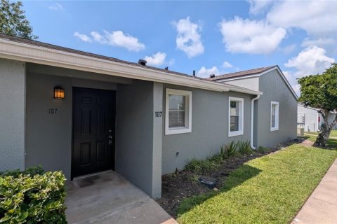 Adosado en venta en Lake Mary, Florida, 2 dormitorios, 86.77 m2 № 2210100 - foto 3