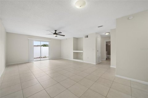 Adosado en venta en Lake Mary, Florida, 2 dormitorios, 86.77 m2 № 2210100 - foto 16