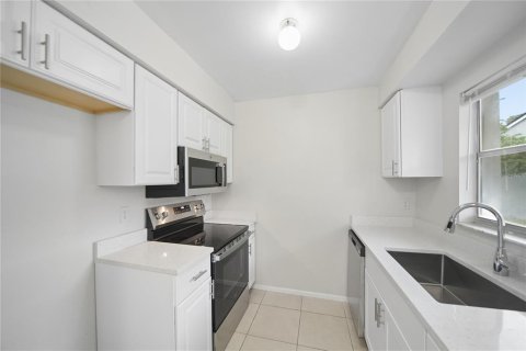 Adosado en venta en Lake Mary, Florida, 2 dormitorios, 86.77 m2 № 2210100 - foto 15