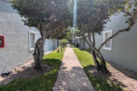 Adosado en venta en Lake Mary, Florida, 2 dormitorios, 86.77 m2 № 2210100 - foto 5