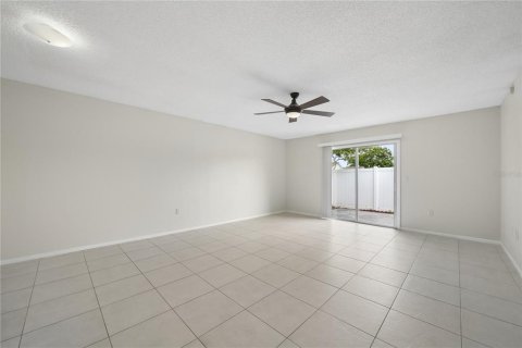 Adosado en venta en Lake Mary, Florida, 2 dormitorios, 86.77 m2 № 2210100 - foto 17
