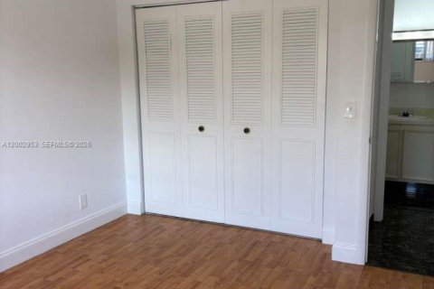 Снять в аренду кондоминиум в Уэст-Палм-Бич, Флорида 2 спальни, 95.32м2, № 2066428 - фото 12