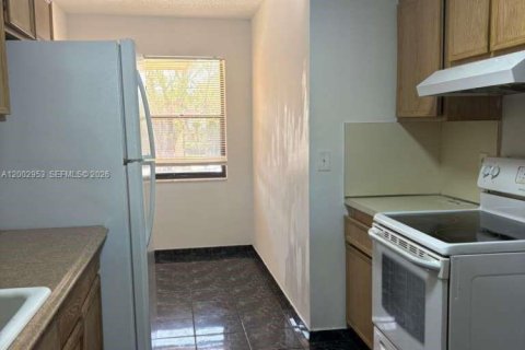 Снять в аренду кондоминиум в Уэст-Палм-Бич, Флорида 2 спальни, 95.32м2, № 2066428 - фото 9