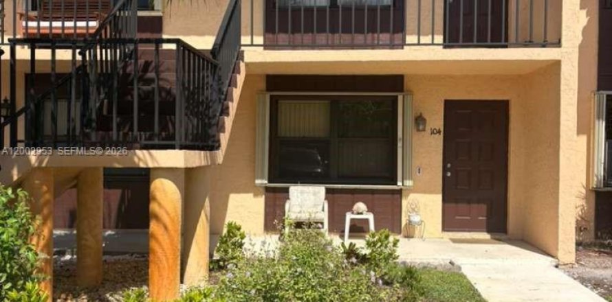 Кондоминиум с 2 спальнями в Уэст-Палм-Бич, Флорида № 2066428