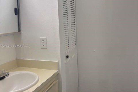 Снять в аренду кондоминиум в Уэст-Палм-Бич, Флорида 2 спальни, 95.32м2, № 2066428 - фото 14