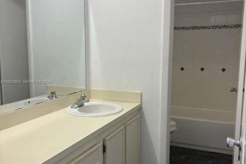 Снять в аренду кондоминиум в Уэст-Палм-Бич, Флорида 2 спальни, 95.32м2, № 2066428 - фото 15