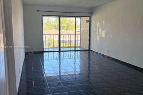 Снять в аренду кондоминиум в Уэст-Палм-Бич, Флорида 2 спальни, 95.32м2, № 2066428 - фото 5