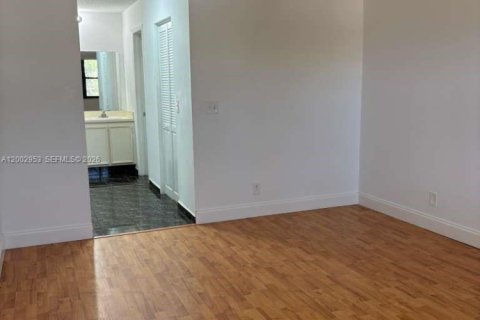 Снять в аренду кондоминиум в Уэст-Палм-Бич, Флорида 2 спальни, 95.32м2, № 2066428 - фото 17