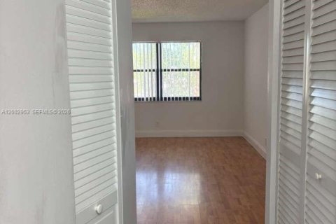 Снять в аренду кондоминиум в Уэст-Палм-Бич, Флорида 2 спальни, 95.32м2, № 2066428 - фото 18