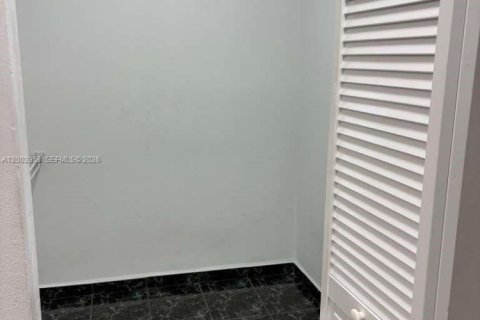 Снять в аренду кондоминиум в Уэст-Палм-Бич, Флорида 2 спальни, 95.32м2, № 2066428 - фото 19