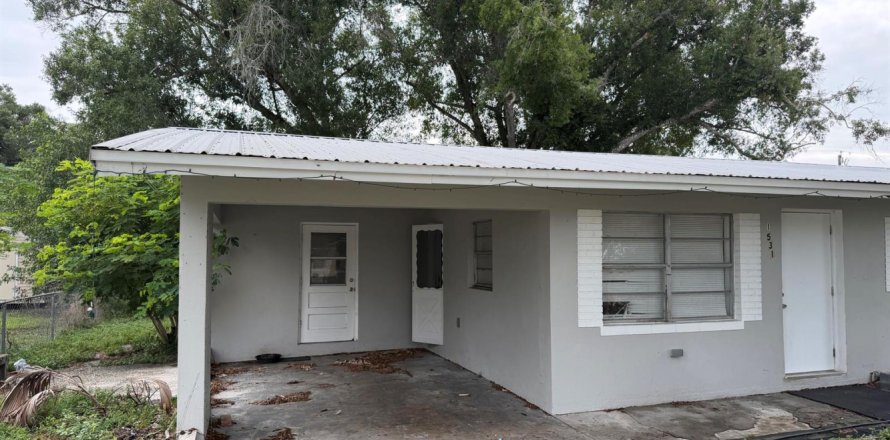 House in Okeechobee, Florida 3 bedrooms, 80.27 sq.m. № 2241837