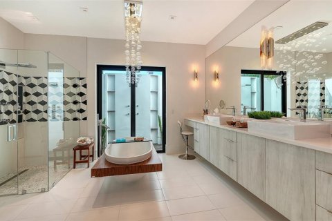 Купить виллу или дом в Сарасота, Флорида 9 комнат, 391.77м2, № 2108049 - фото 14