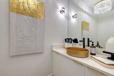 Купить виллу или дом в Сарасота, Флорида 9 комнат, 391.77м2, № 2108049 - фото 12