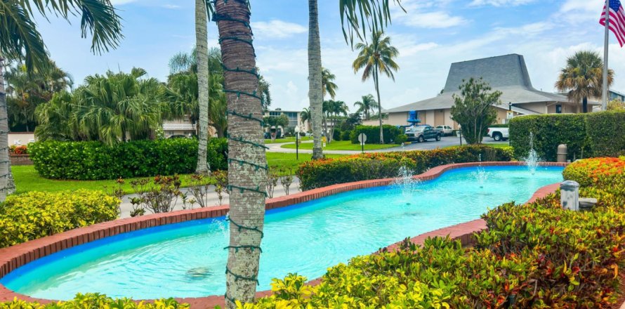 Condo in Lake Worth, Florida, 1 bedroom № 1073687