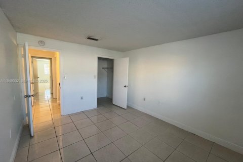 Condominio en alquiler en Miramar, Florida, 2 dormitorios, 100.71 m2 № 2019741 - foto 13