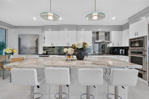 Condo in Sarasota, Florida, 2 bedrooms  № 2204164 - photo 7