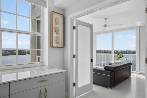 Condo in Sarasota, Florida, 2 bedrooms  № 2204164 - photo 29