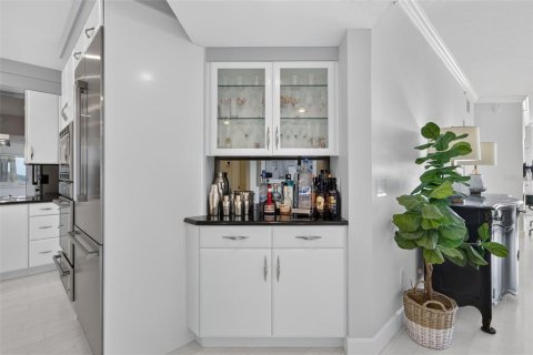 Condo in Sarasota, Florida, 2 bedrooms  № 2204164 - photo 15
