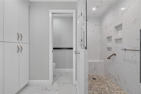 Condo in Sarasota, Florida, 2 bedrooms  № 2204164 - photo 27