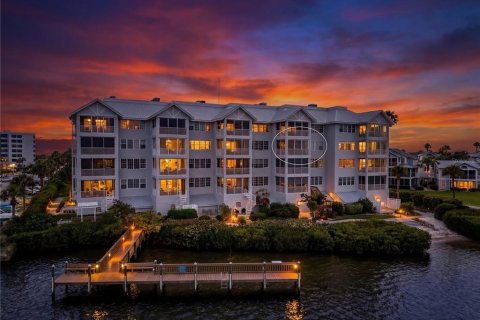 Condo in Sarasota, Florida, 2 bedrooms  № 2204164 - photo 2