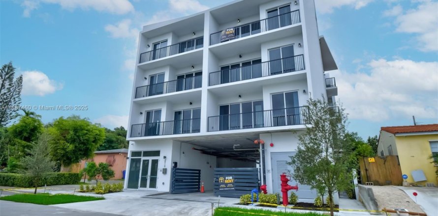Villa ou maison à Miami, Floride 3 chambres, 120.77 m2 № 1933057