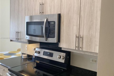 Снять в аренду квартиру в Майами, Флорида 2 спальни, 121.05м2, № 1954850 - фото 25