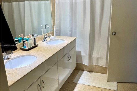 Снять в аренду квартиру в Майами, Флорида 2 спальни, 121.05м2, № 1954850 - фото 20